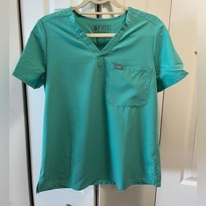 Set Figs Surgical Green Catarina Scrub Top